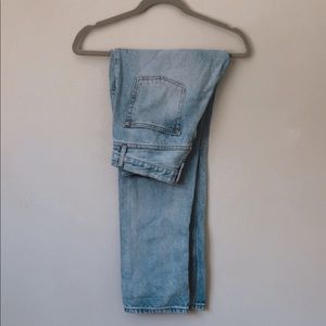 Brandy Melville Medium Wash Boyfriend Jeans 🤍